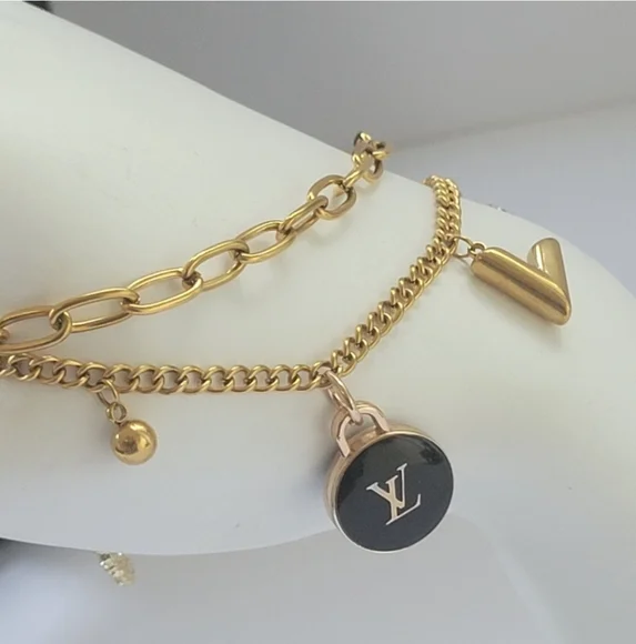 Louis Vuitton zipper pull on unbranded charm bracelet New - Picture 4 of 7